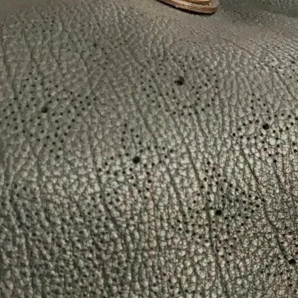 AUTHENTIC LV Mahina Black Leather Handbag - Picture 7 of 12